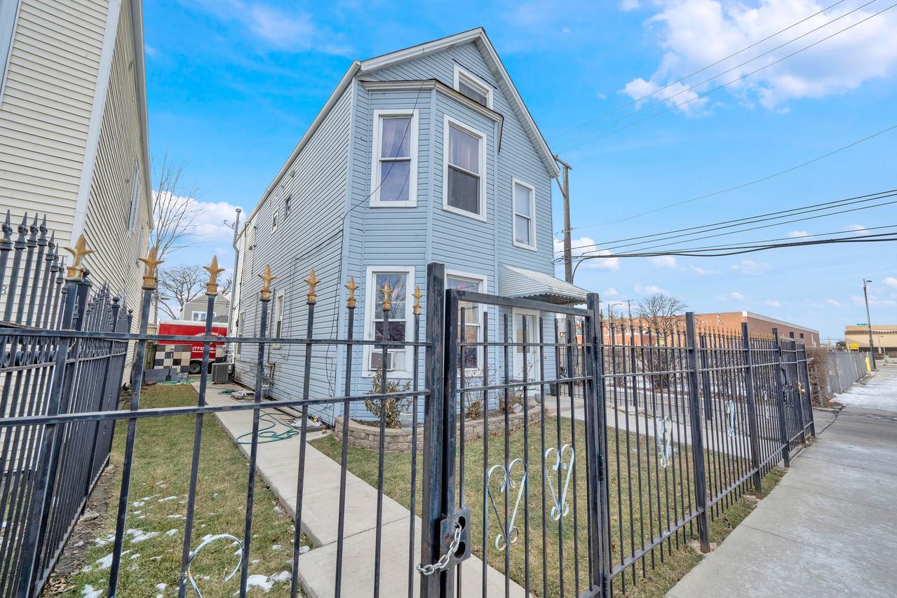 5116 S Whipple St., Chicago, IL 60632