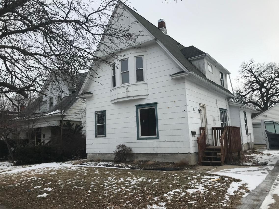837 Blackhawk Blvd., South Beloit, IL 61080