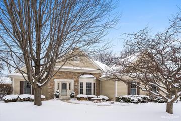 827 Columbia Cir., North Aurora, IL 60542