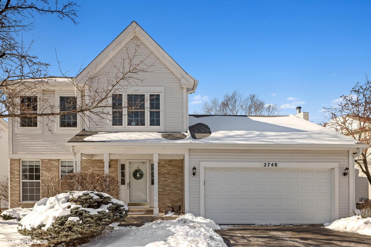 2748 Bluewater Cir., Naperville, IL 60564
