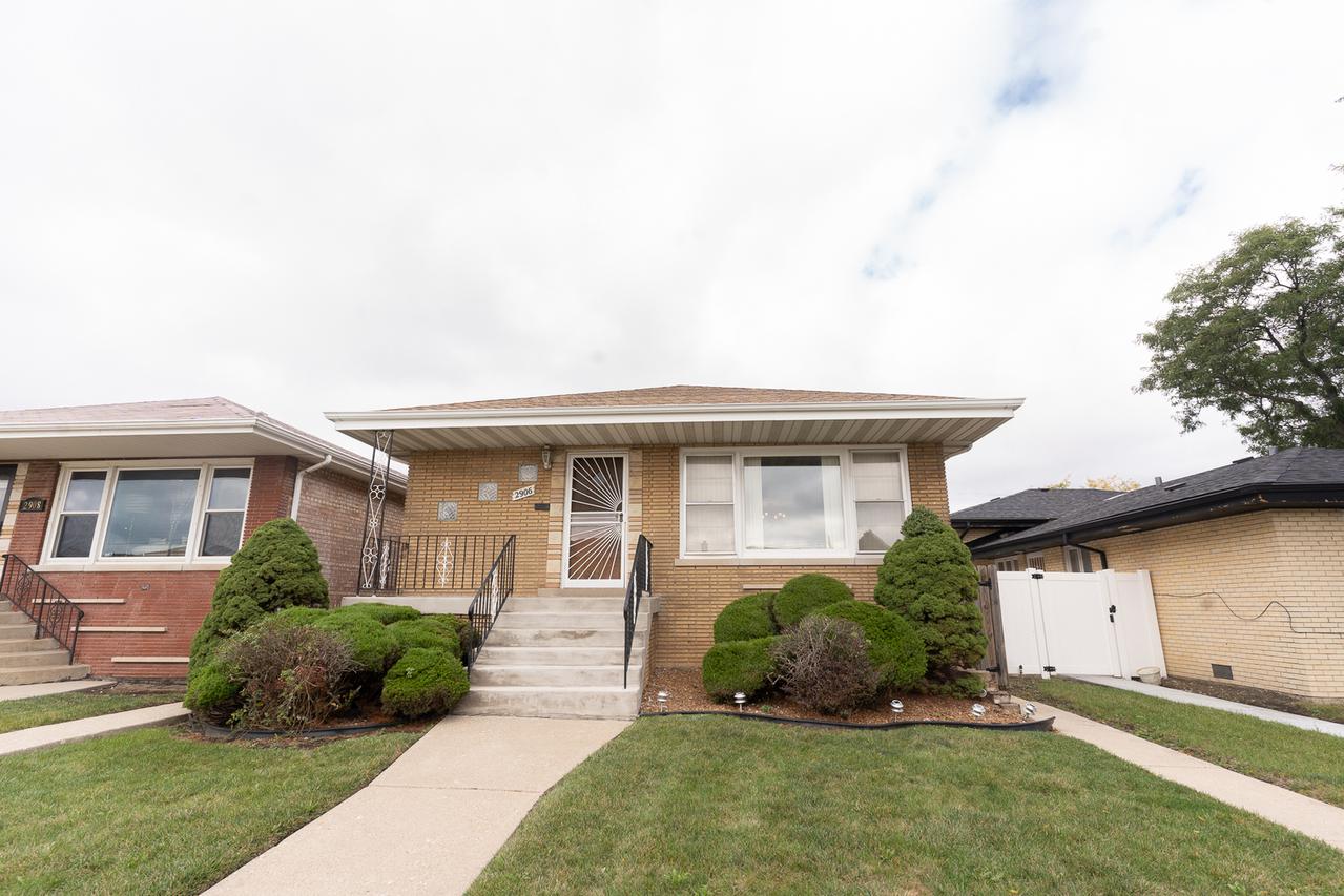 2906 W 82nd St., Chicago, IL 60652