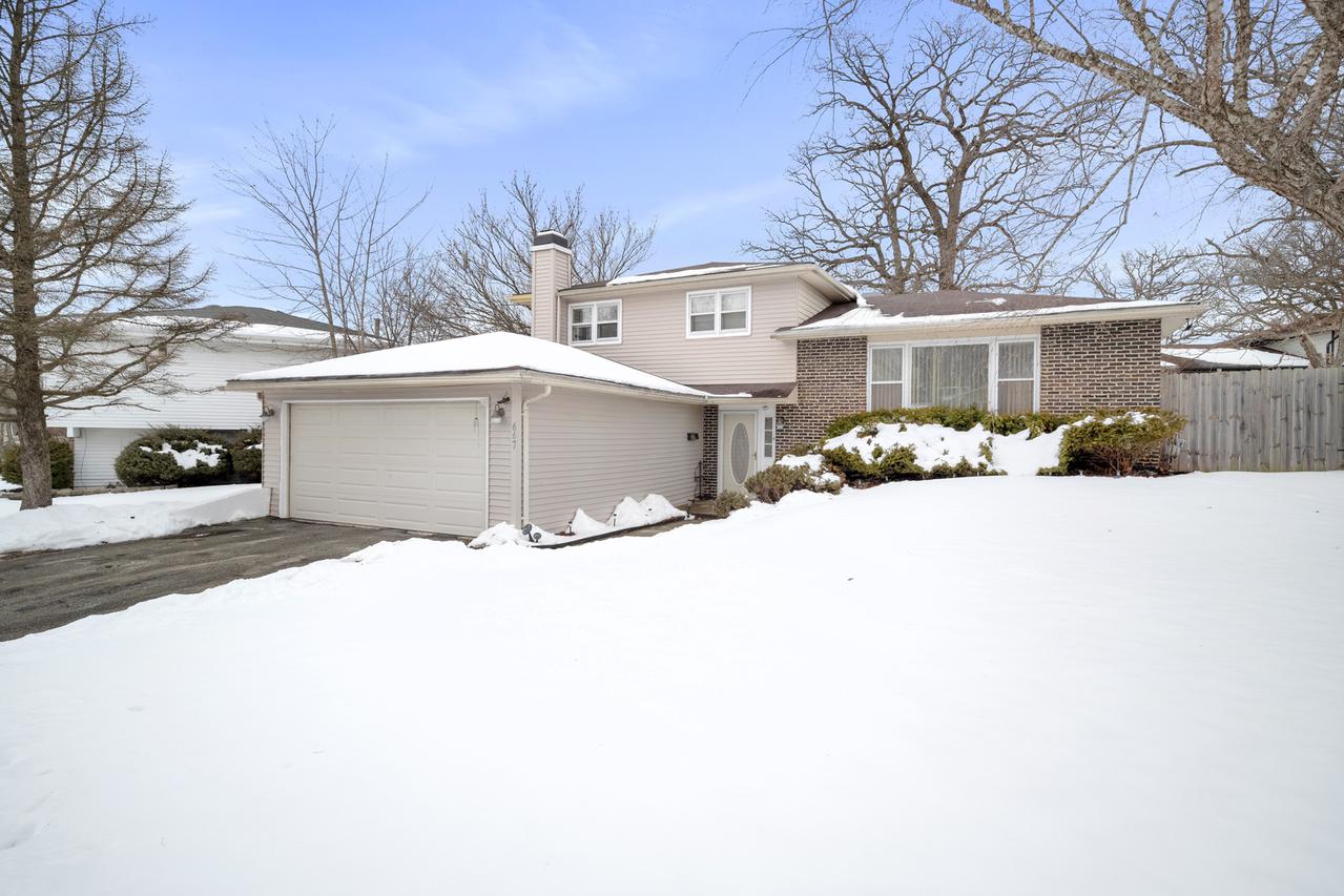 667 Sullivan Ln., University Park, IL 60484