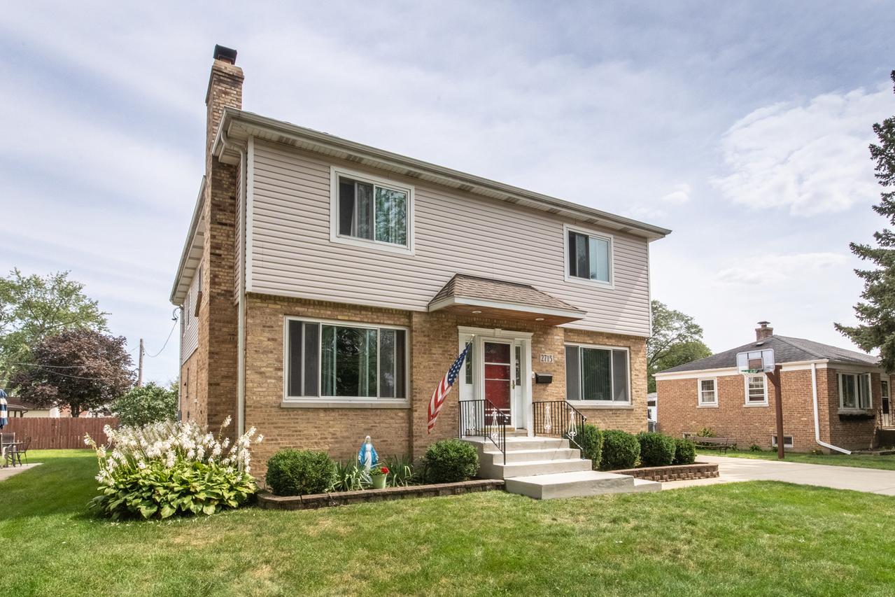2715 S Scott St., Des Plaines, IL 60018