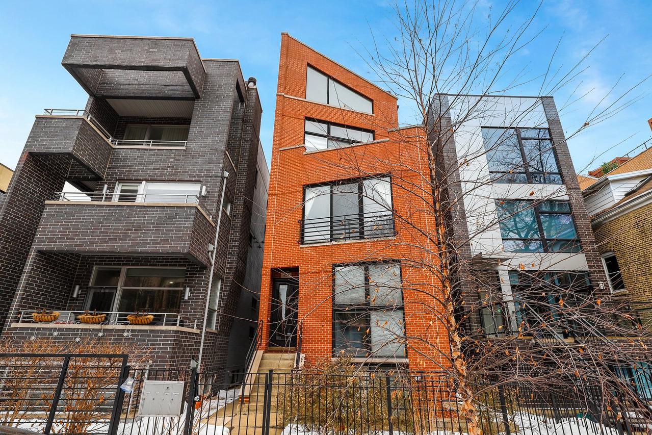 831 N Hermitage Ave. #2, Chicago, IL 60622