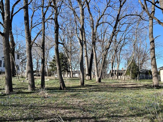 654 E Hillside Ave., Barrington, IL 60010