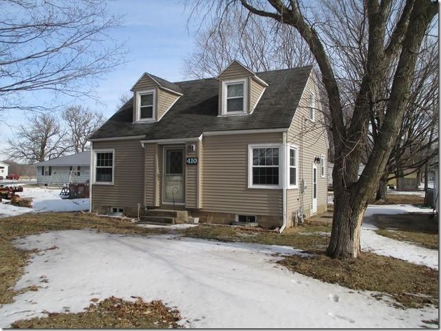 410 6th Ave., Lyndon, IL 61261