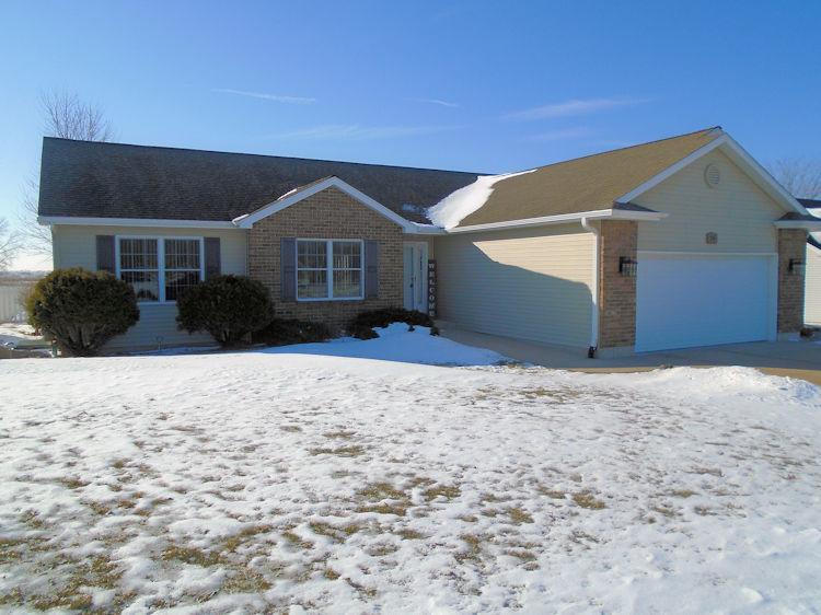 136 Lake Lida Ln., Rochelle, IL 61068