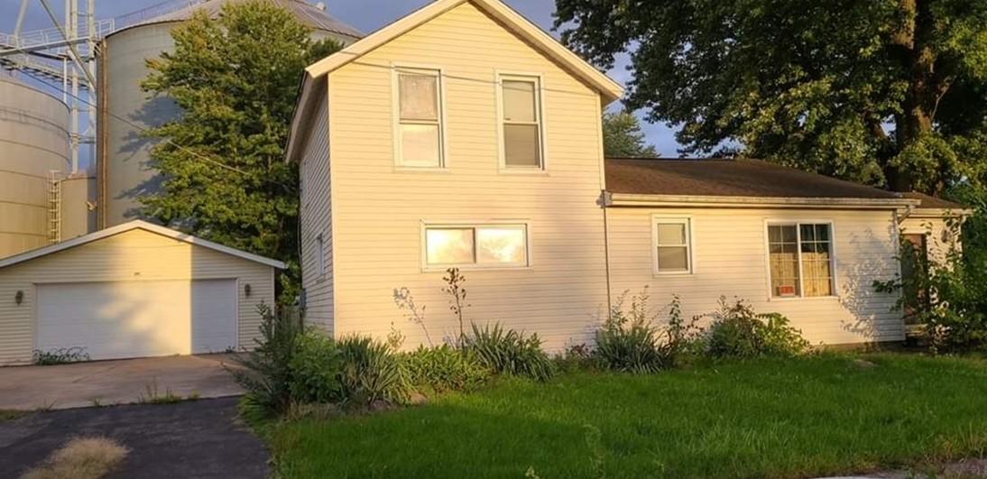 204 S First St., Harmon, IL 61042