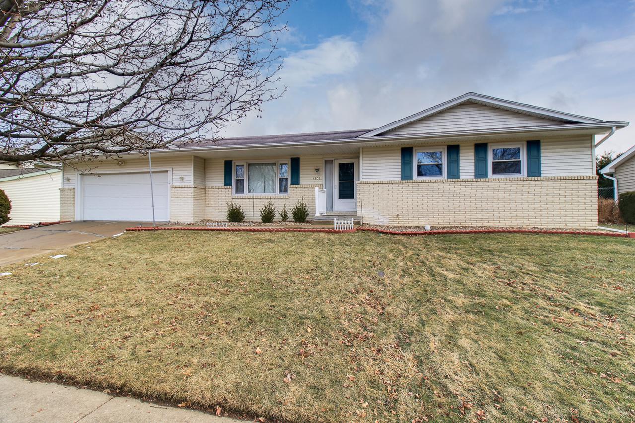 1202 N Oak St., Normal, IL 61761
