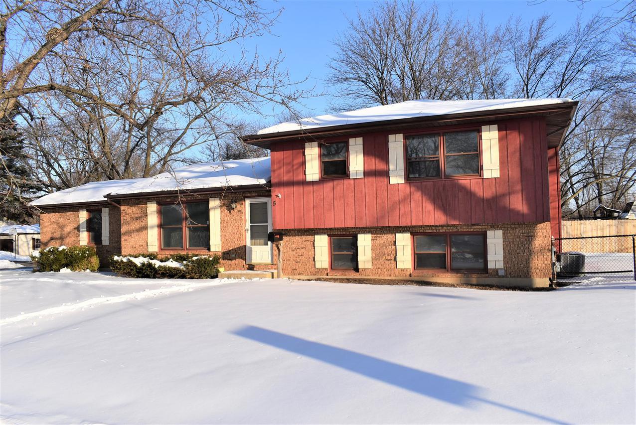 5 Redstart Rd., Naperville, IL 60565