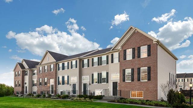 165 Lakeshore Dr., Oswego, IL 60543