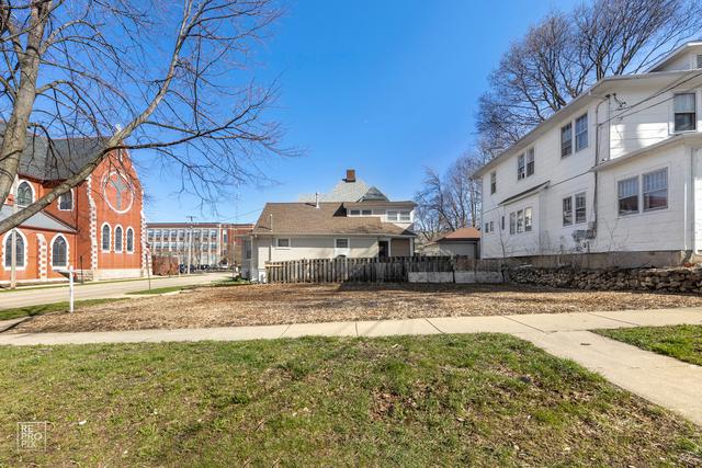 71 S Gifford St., Elgin, IL 60120