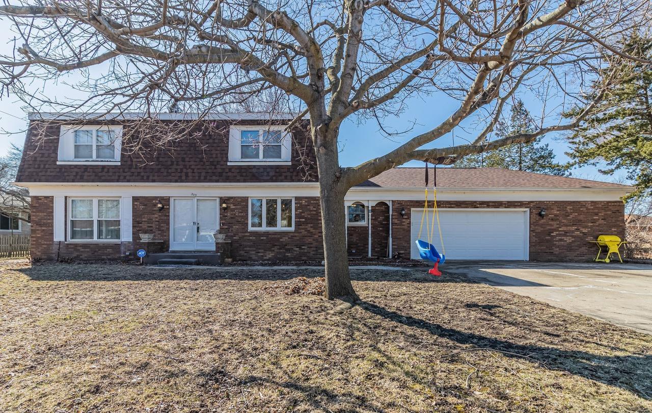203 W Elmore Dr., Thomasboro, IL 61878