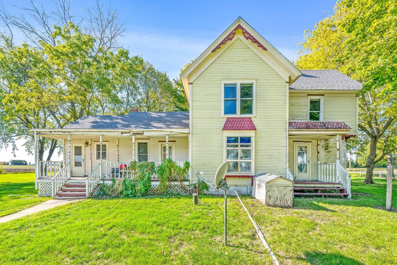 2785 Perry Rd., Steward, IL 60553