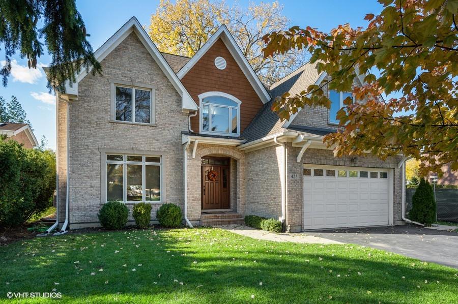 425 Sunset Dr., Wilmette, IL 60091