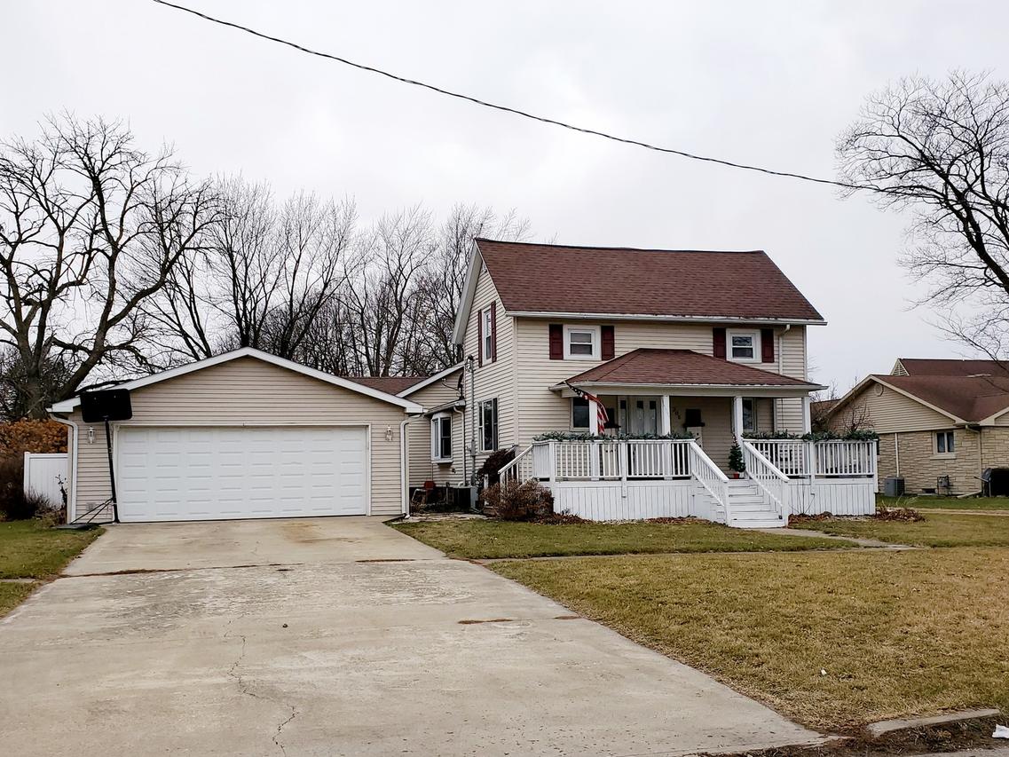 306 N Front St., Danforth, IL 60930
