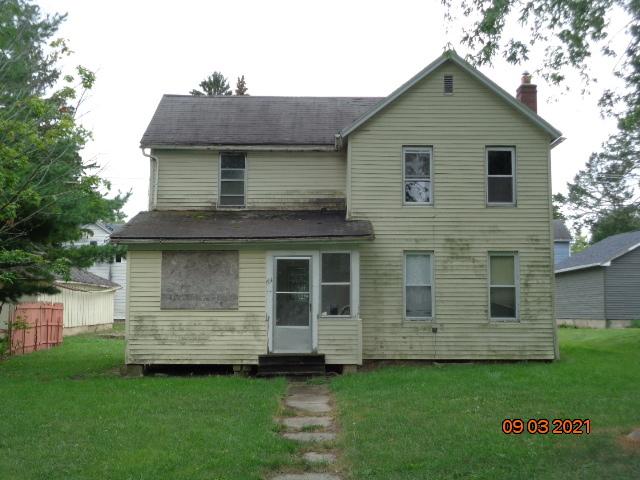 551 E Center St., Freeport, IL 61032