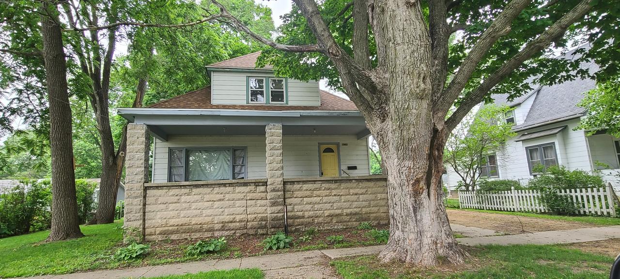 608 S 5th St., Oregon, IL 61061