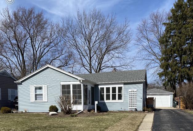 442 E Berry Rd., Barrington, IL 60010