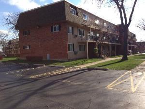 2506 Algonquin Rd. #18, Rolling Meadows, IL 60008