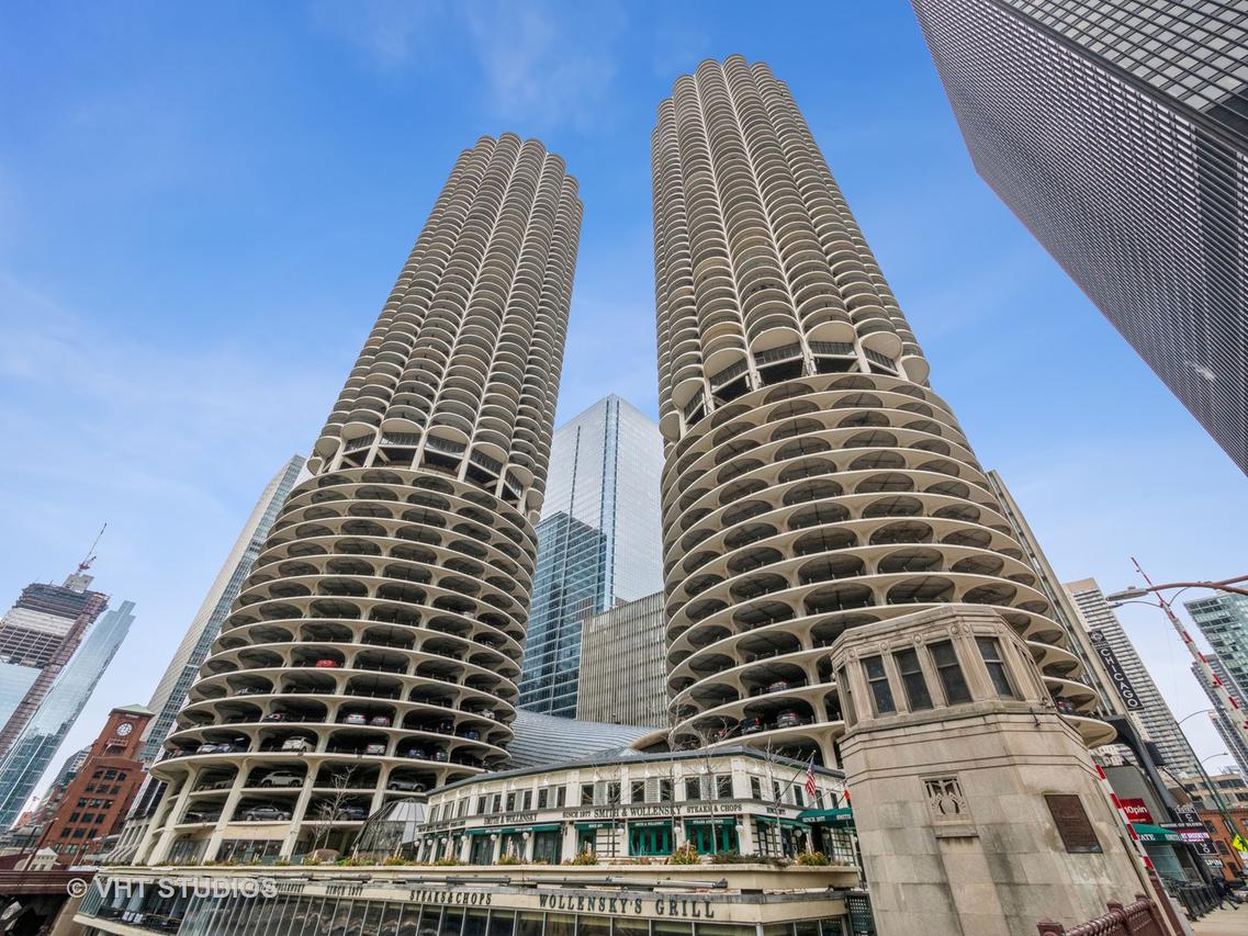 300 N State St. #4202, Chicago, IL 60654