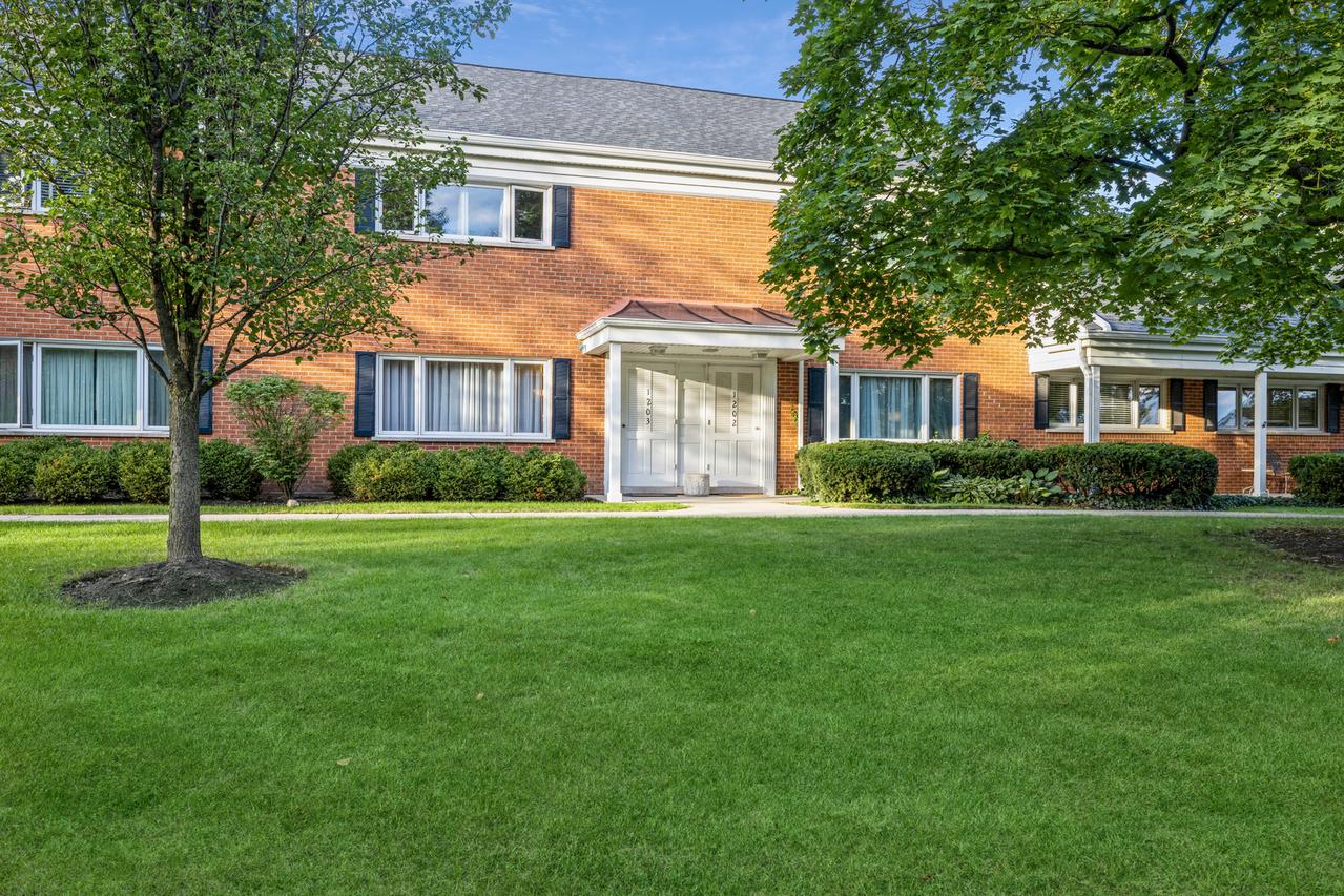 1203 Chanticleer Ln., Hinsdale, IL 60521