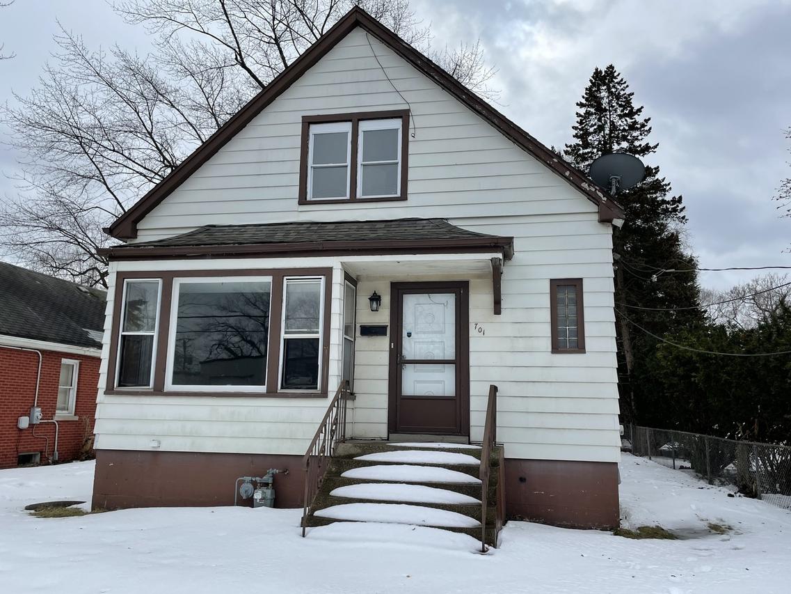 701 E 142nd St., Dolton, IL 60419