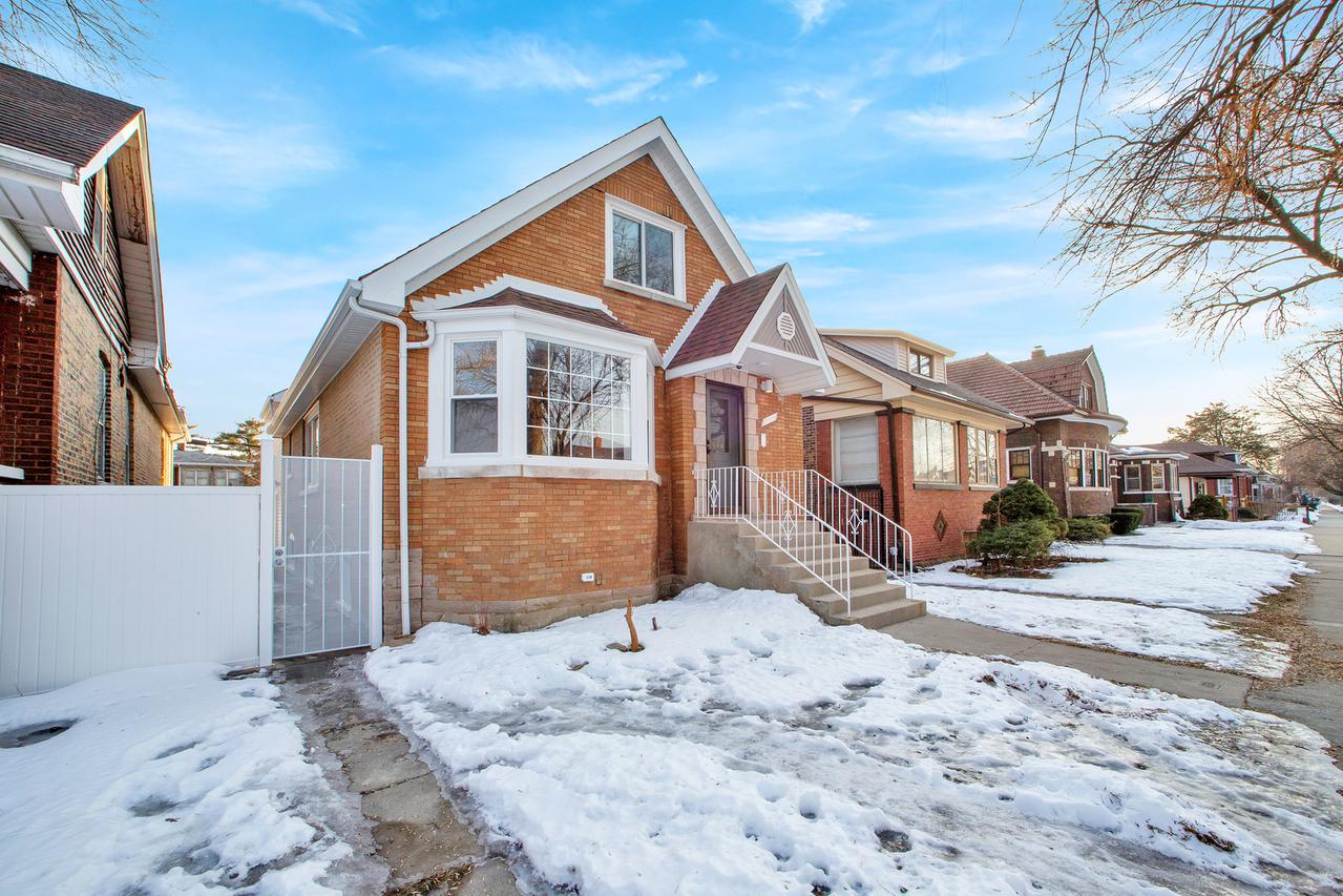 3305 W 66th St., Chicago, IL 60629