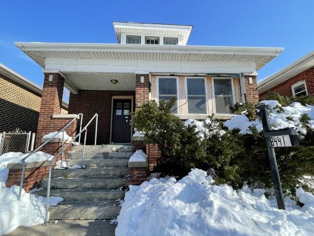 8441 S Paxton Ave., Chicago, IL 60617