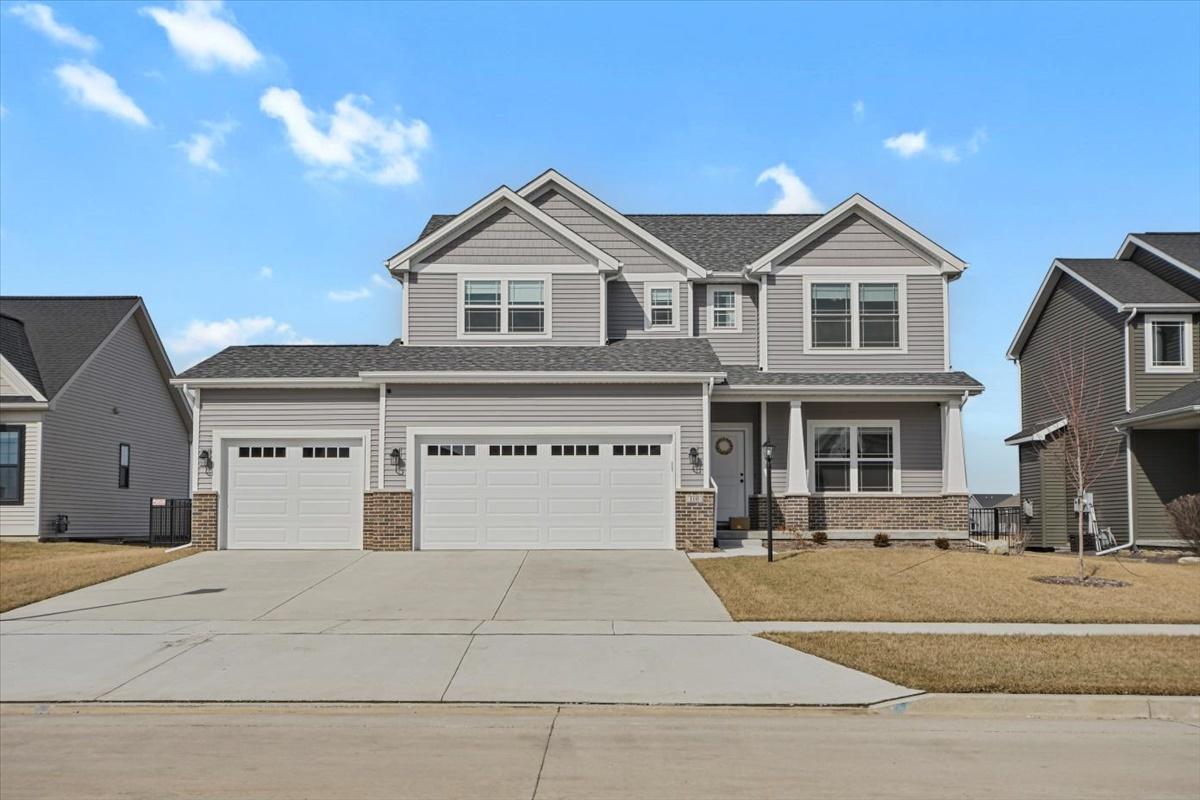 110 Astoria Dr., Savoy, IL 61874