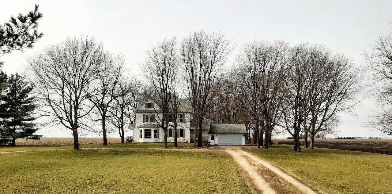 1449 Townline Rd., Steward, IL 60553