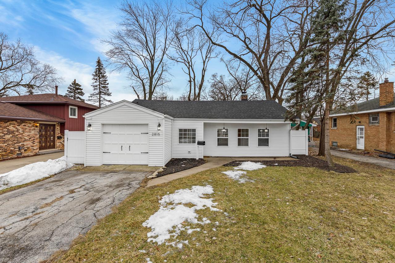 2815 Tennyson Pl., Hazel Crest, IL 60429