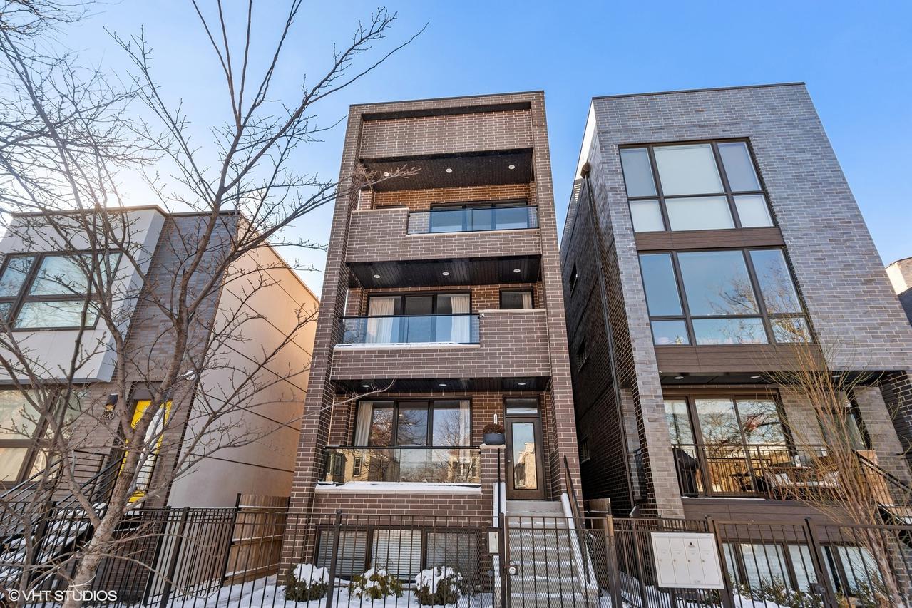 1822 N Kedzie Ave. #1E, Chicago, IL 60647