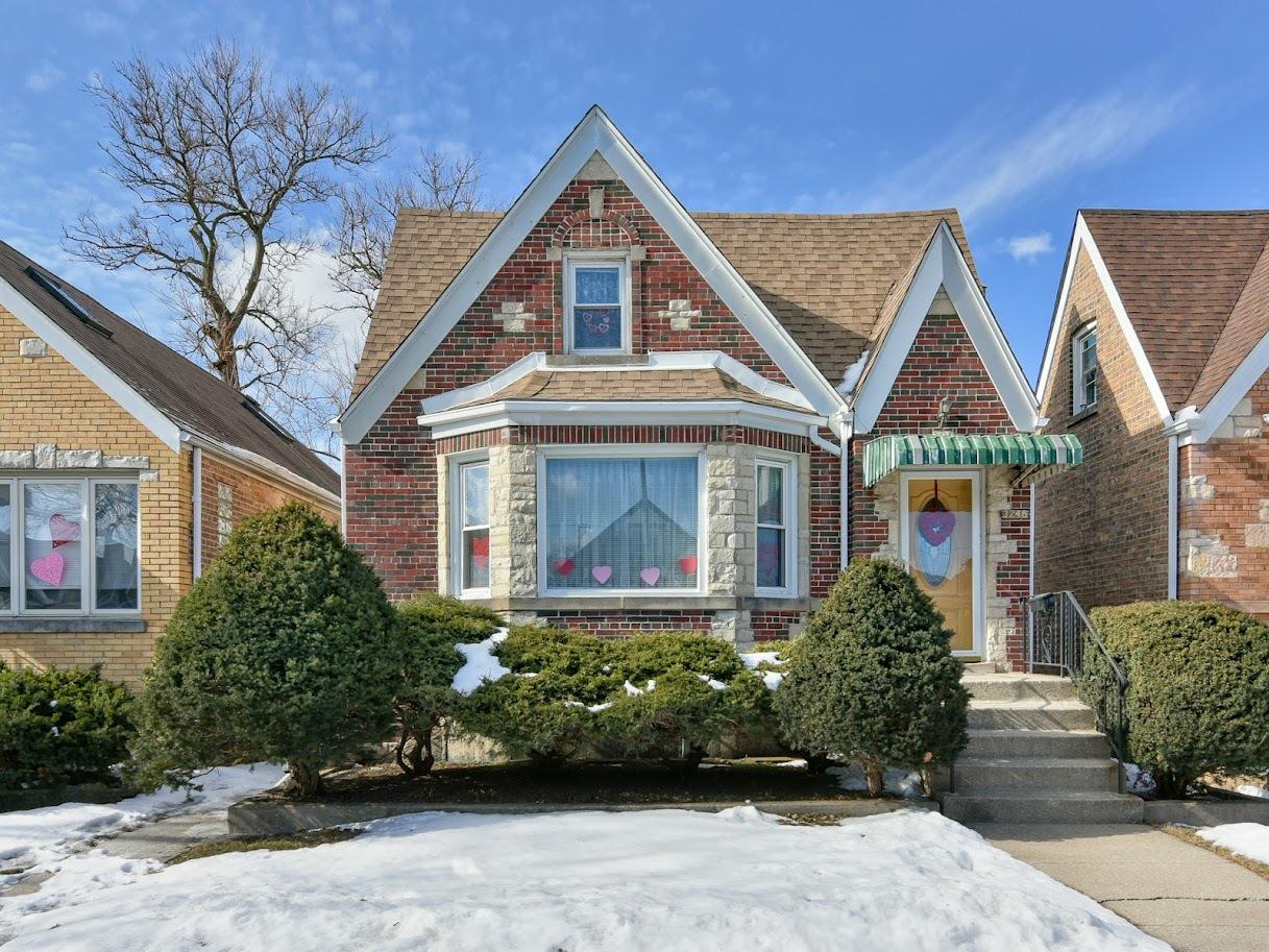 3248 N Neva Ave., Chicago, IL 60634