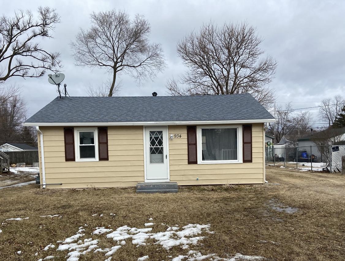934 Wood Ave., Machesney Park, IL 61115
