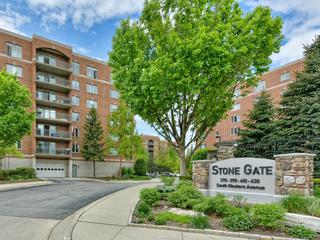 390 S Western Ave. #412, Des Plaines, IL 60016