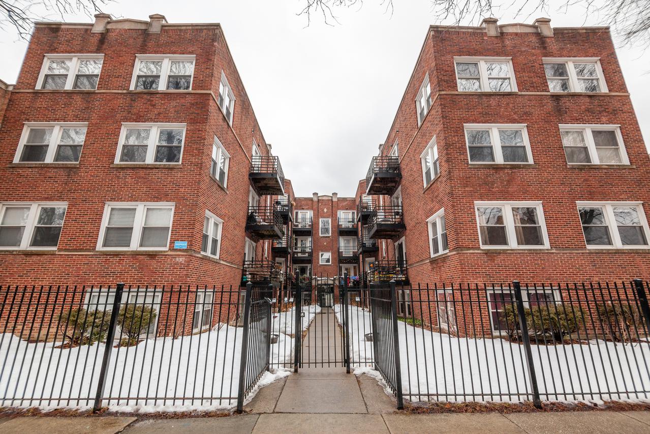 4332 N Sacramento Ave. #1N, Chicago, IL 60618