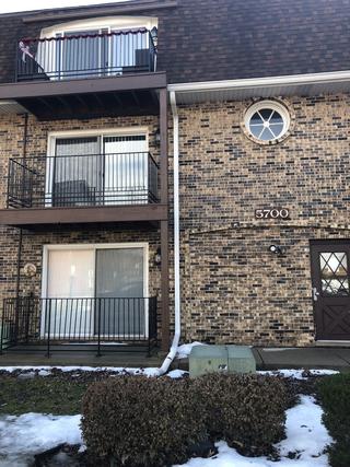 5700 Circle Dr. #204, Oak Lawn, IL 60453