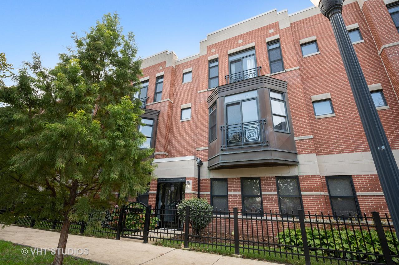 943 W 14th Pl. #3A, Chicago, IL 60608