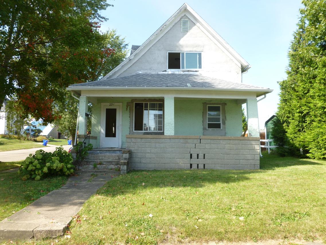 231 S Burr Blvd., Kewanee, IL 61443