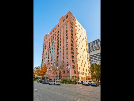 345 N Canal St. #1607, Chicago, IL 60606