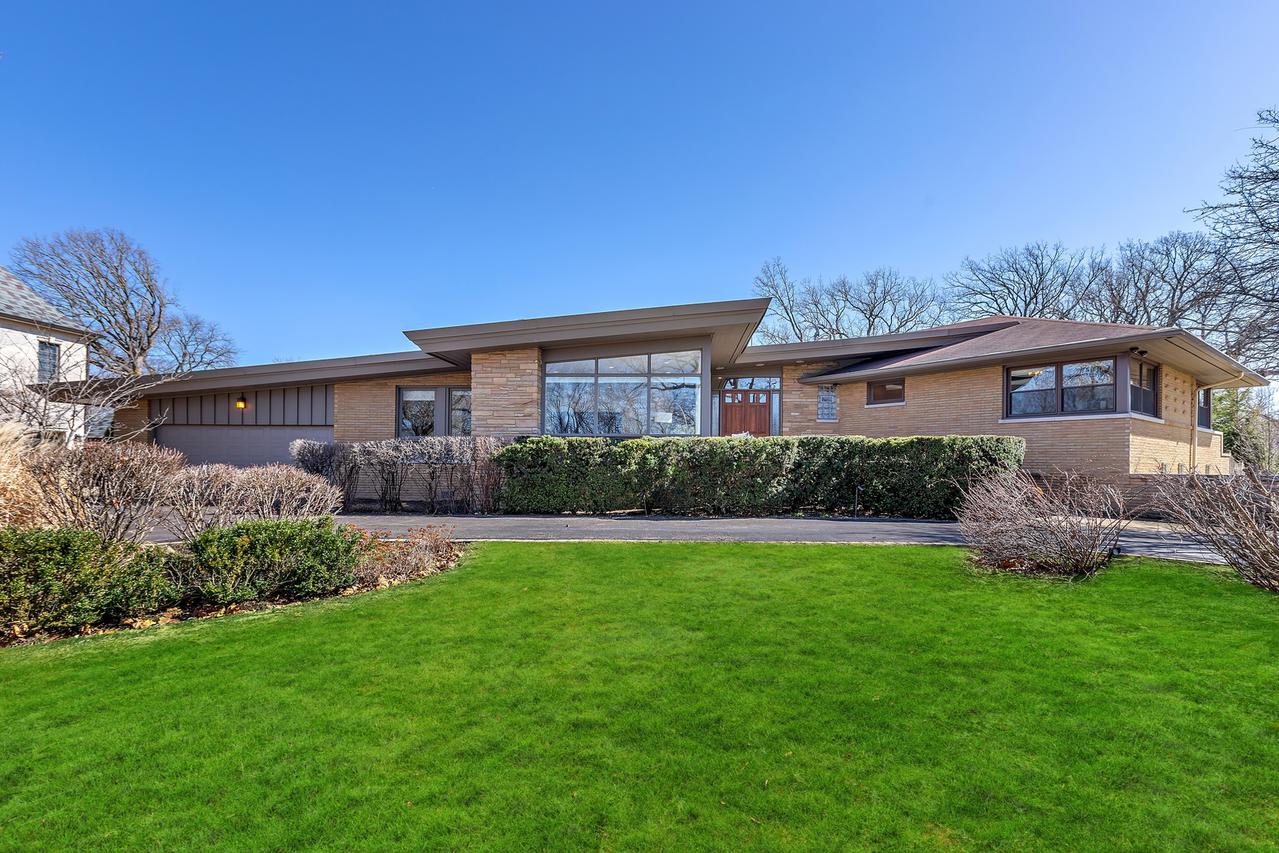 1255 Longmeadow Ln., Glencoe, IL 60022
