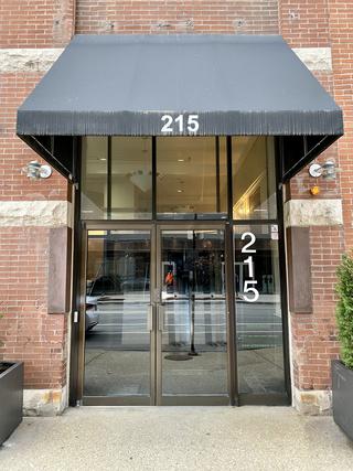 215 W Illinois St. #6C, Chicago, IL 60654