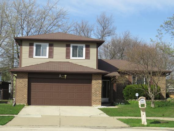 5 Bramble Bush Ct., Woodridge, IL 60517