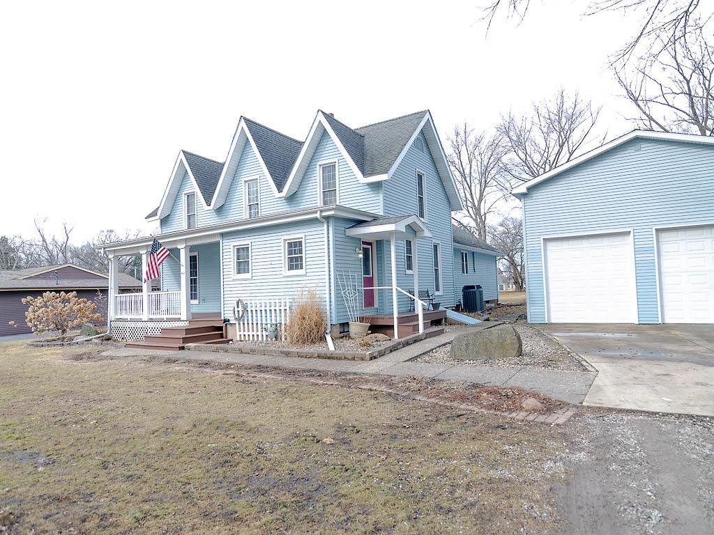 412 E Locust St., Tolono, IL 61880