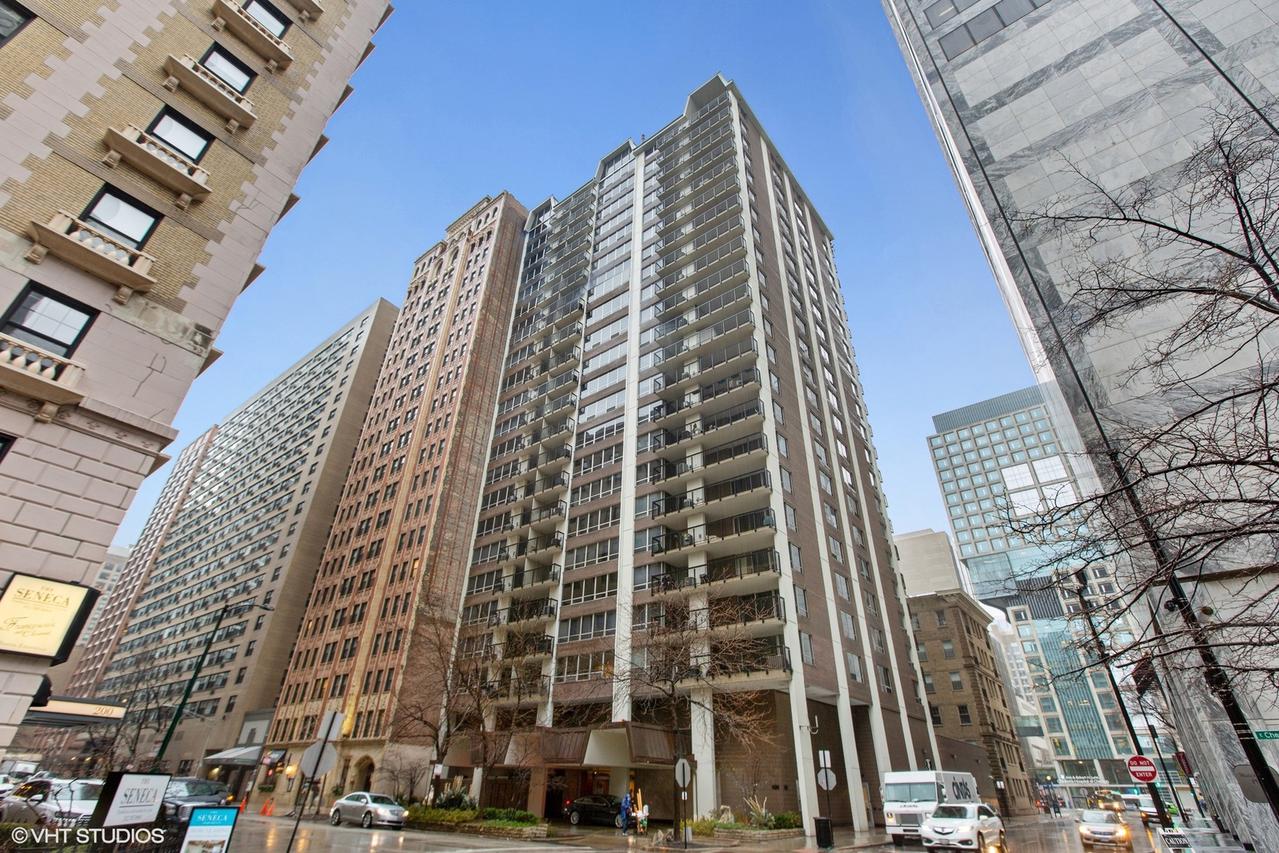 201 E Chestnut St. #22E, Chicago, IL 60611