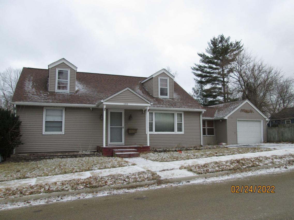 1315 James Ave., Rockford, IL 61107