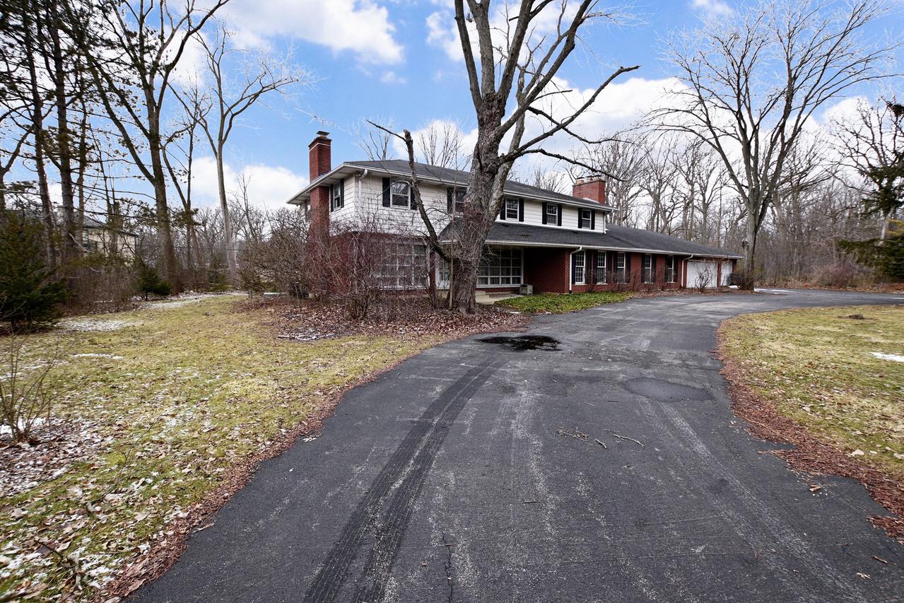 1380 Kenilwood Ln., Riverwoods, IL 60015