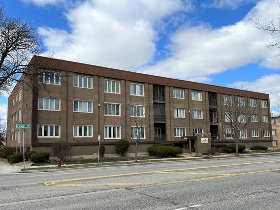 10048 S Pulaski Rd. #3B, Oak Lawn, IL 60453