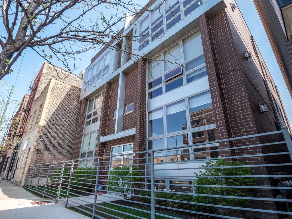 1327 W Grand Ave. #3E, Chicago, IL 60642
